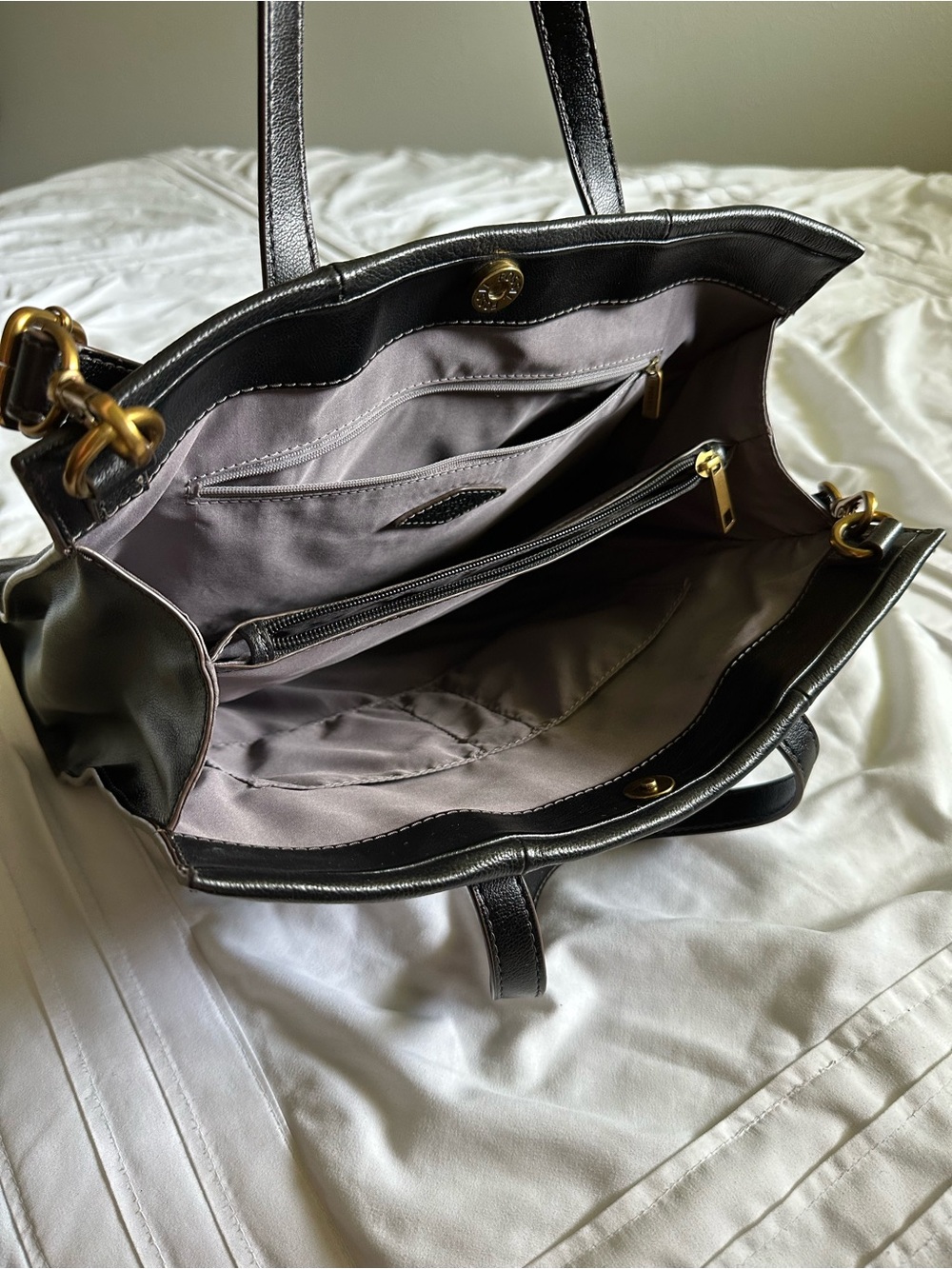 Fossil Black Leather Tote with Gold Hardware Work Tote EUC - Picture 4 of 12